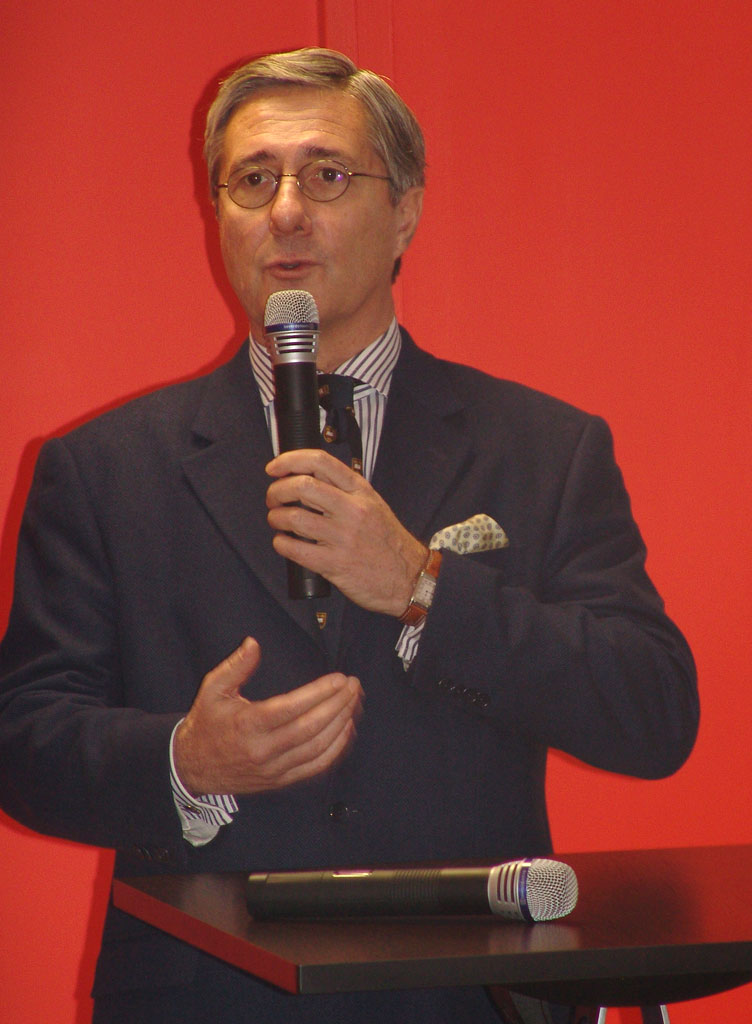 Directeur du Campus des Mureaux Directeur du Campus des Mureaux